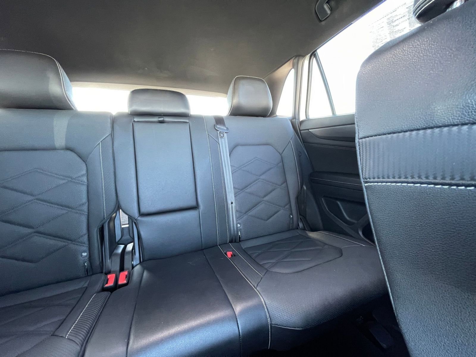 Used 2025 Volkswagen Atlas Cross Sport SE FWD image 39