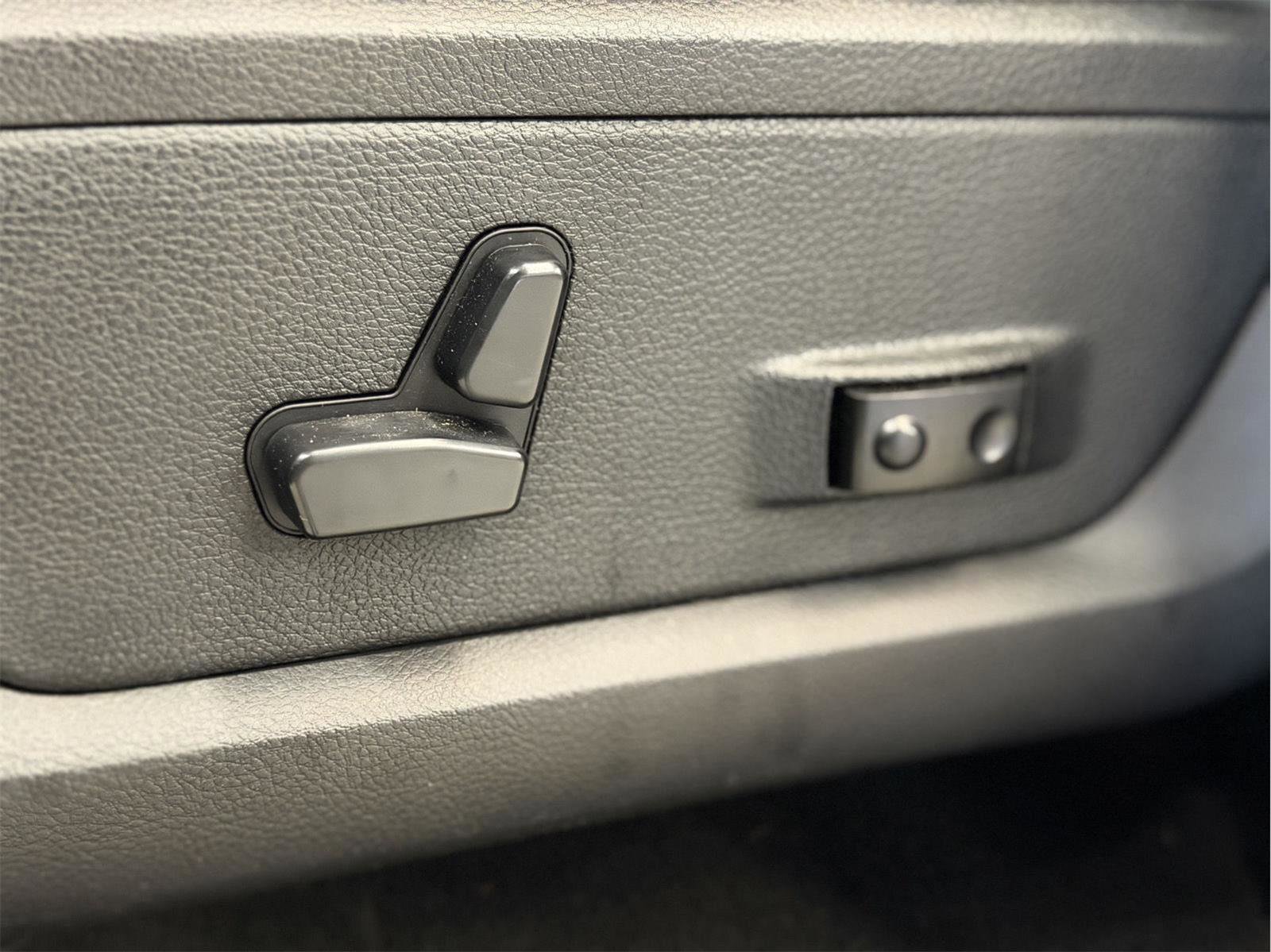 Used 2017 RAM 2500 SLT image 24