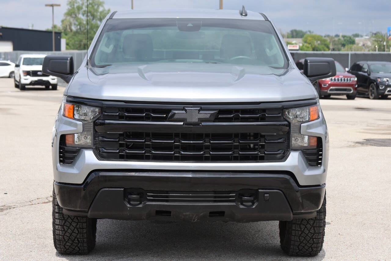 Used 2026 Chevrolet Silverado 1500 Custom Trail Boss w/ Dark Appearance Package AWD/4WD image 2