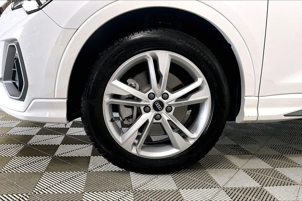 Used 2024 Audi Q3 2.0T Premium Plus w/ Premium Plus Package AWD/4WD image 8