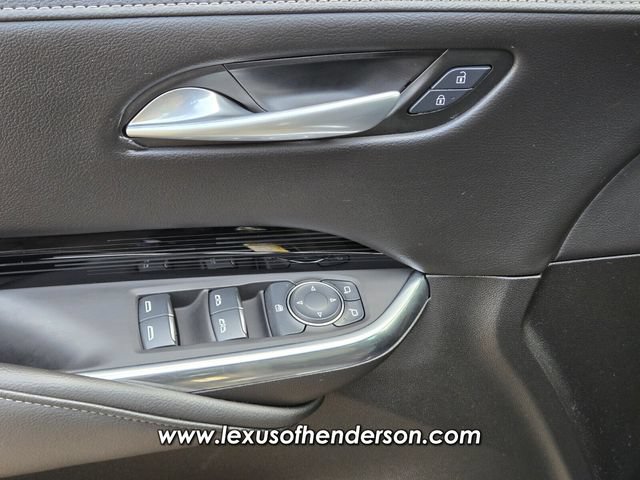 Used 2024 Cadillac XT4 Luxury w/ Cold Weather Package FWD image 21