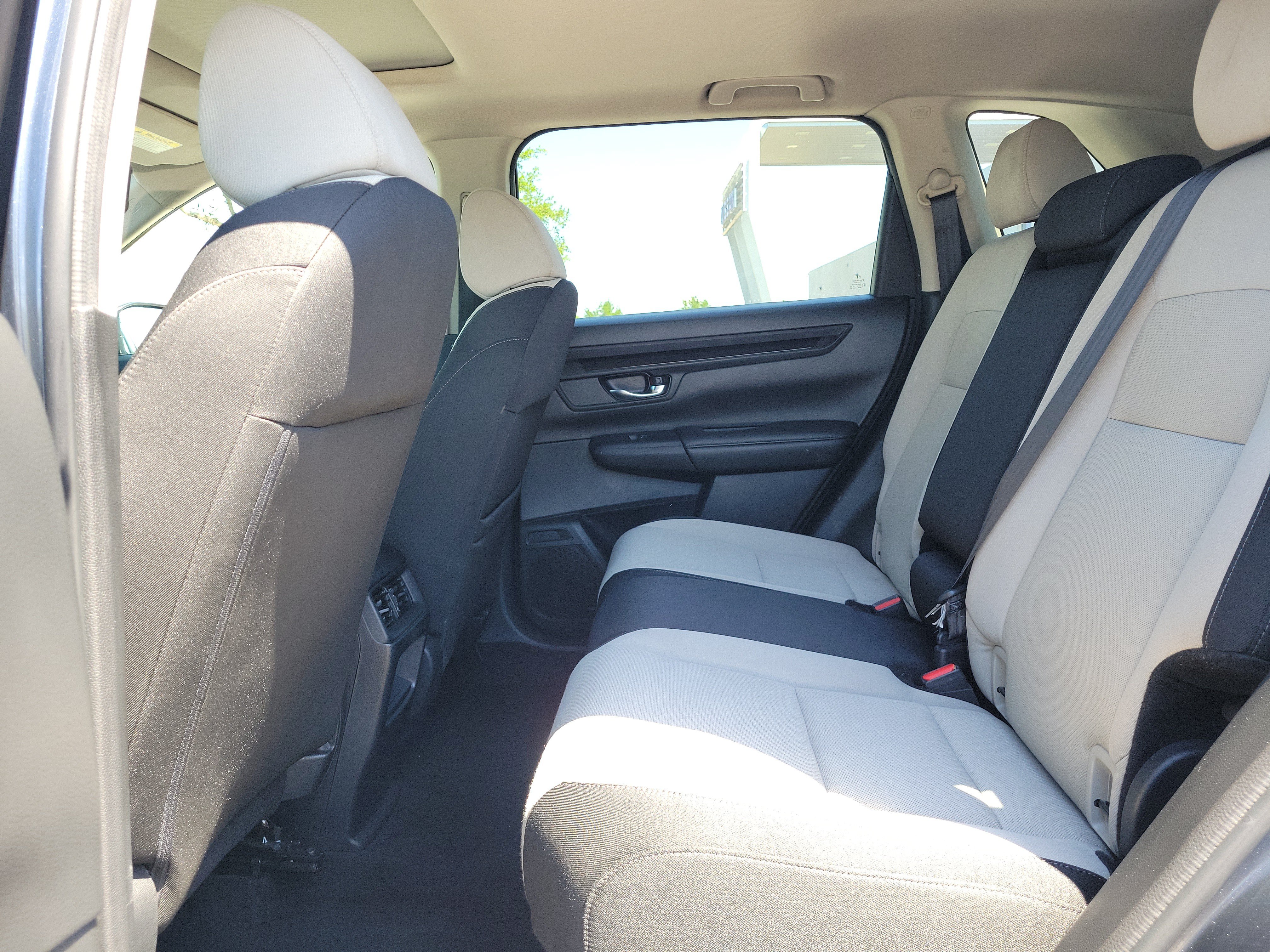 Used 2025 Honda CR-V EX image 18