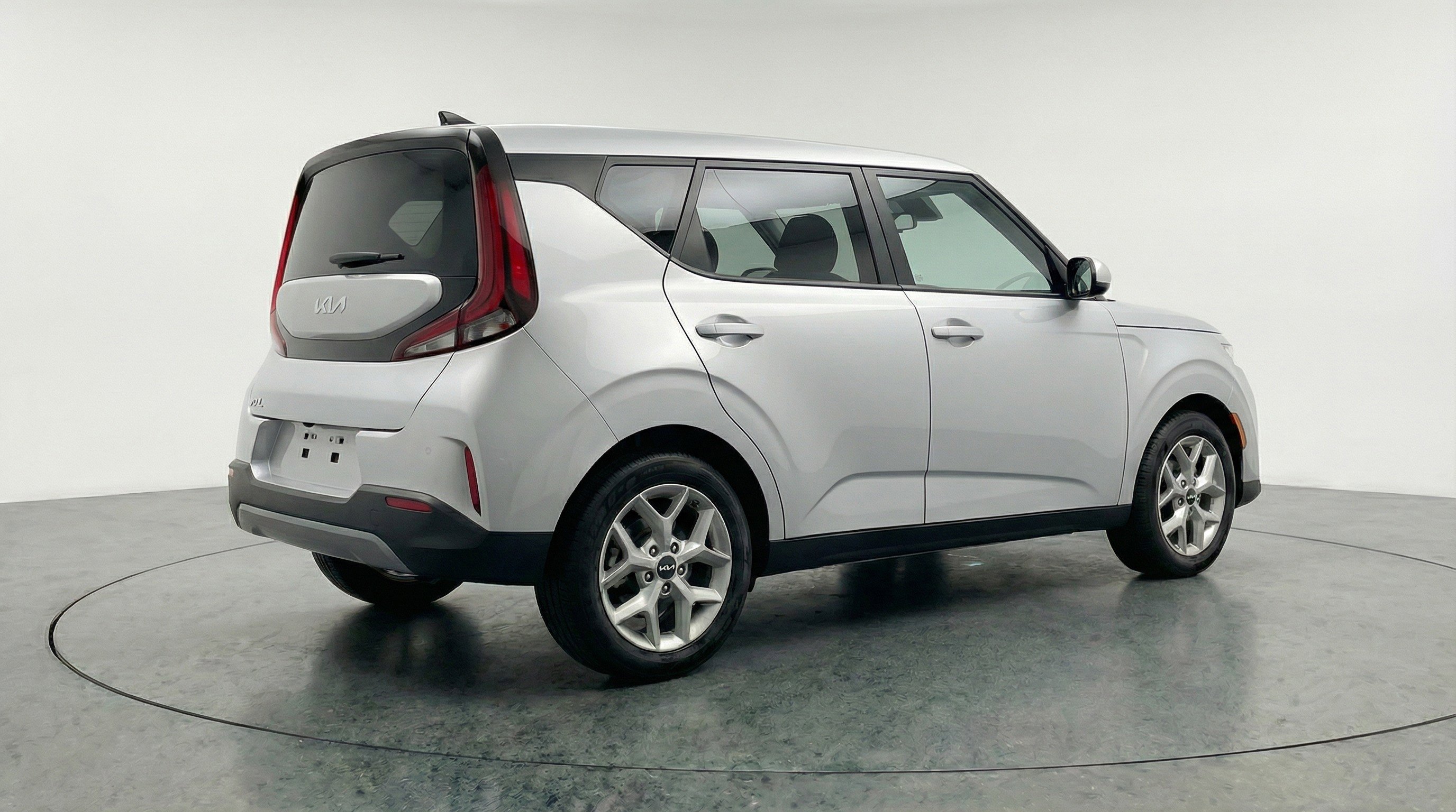 Used 2025 Kia Soul LX w/ LX Technology Package image 9