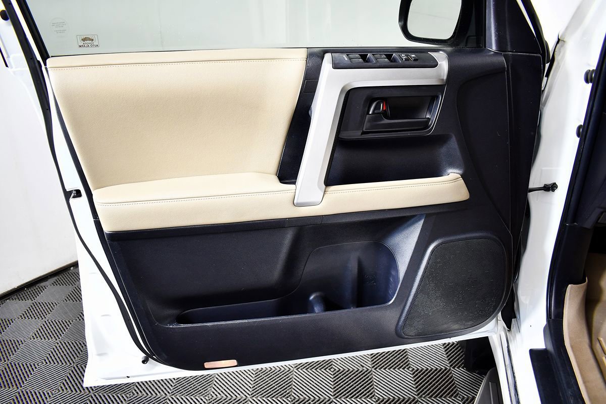 Used 2013 Toyota 4Runner Limited AWD/4WD image 13