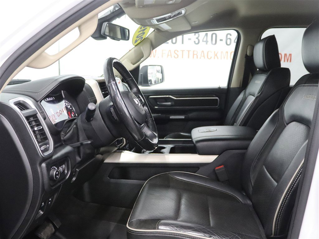 Used 2019 RAM 1500 Laramie AWD/4WD image 17