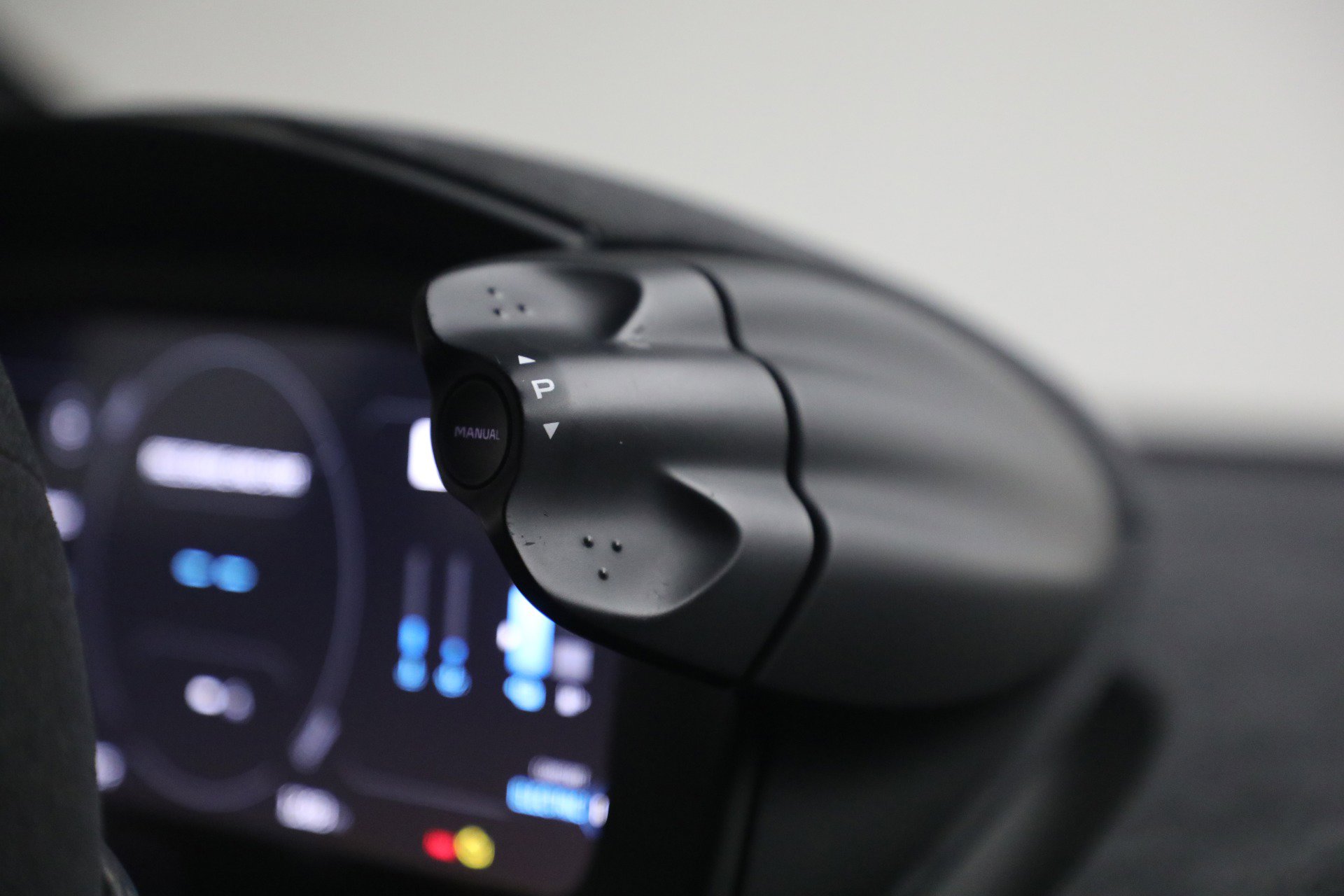 Used 2023 McLaren Artura image 29