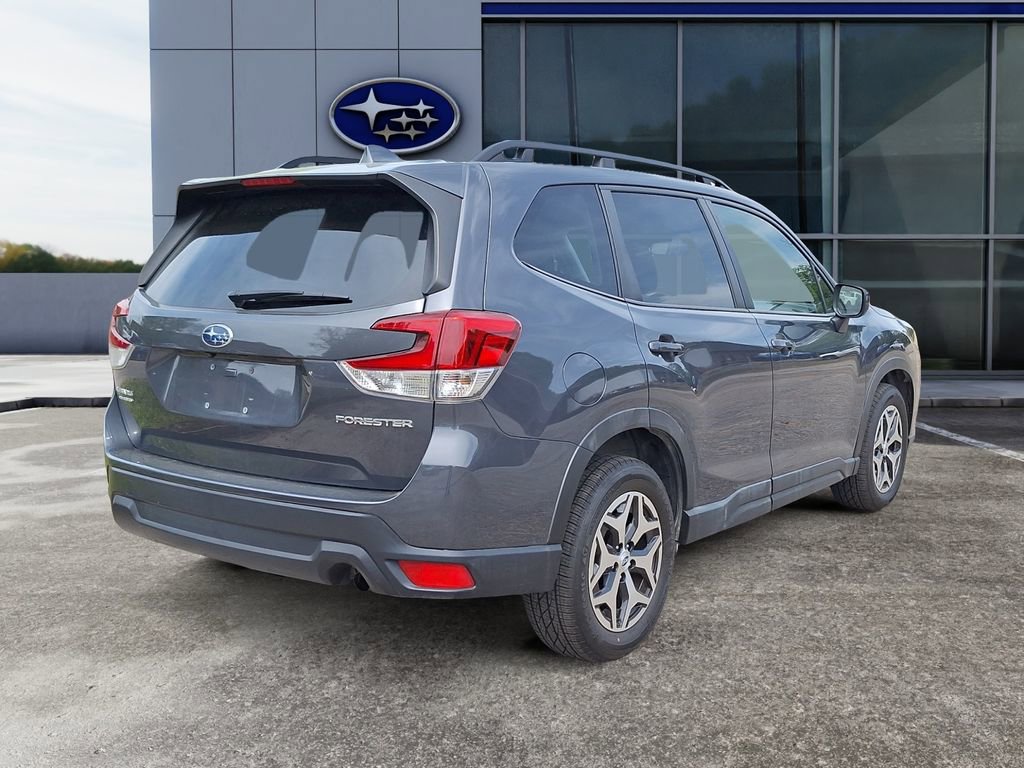Used 2023 Subaru Forester Premium image 5