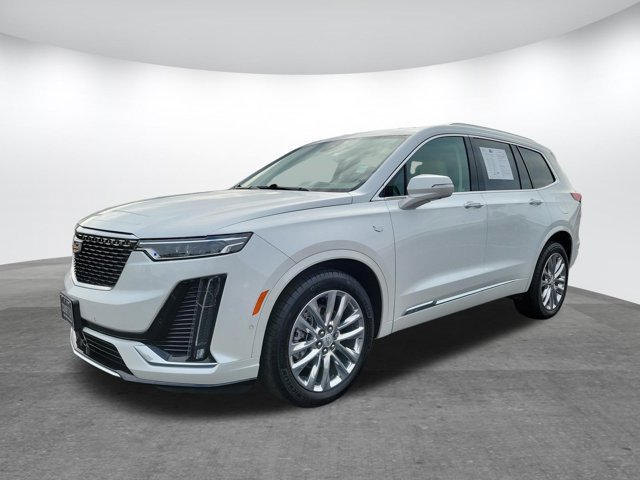 Used 2022 Cadillac XT6 Premium Luxury w/ Technology Package AWD/4WD image 3