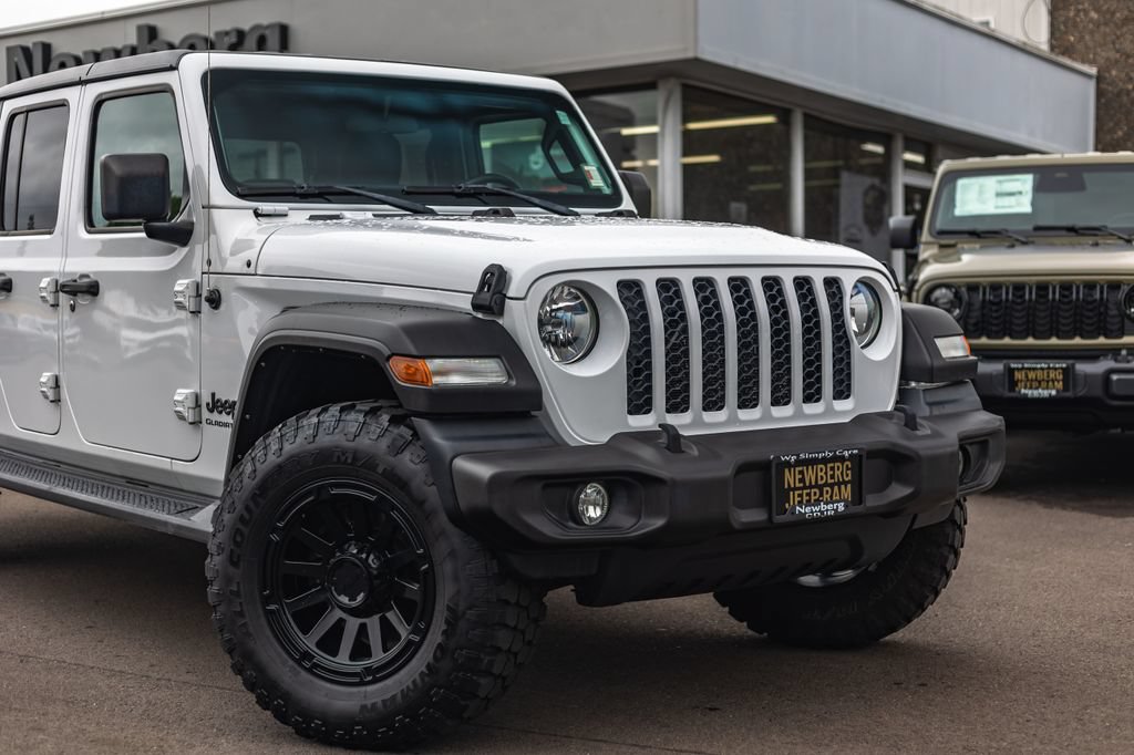 Used 2020 Jeep Gladiator Sport w/ Quick Order Package 24S AWD/4WD image 3