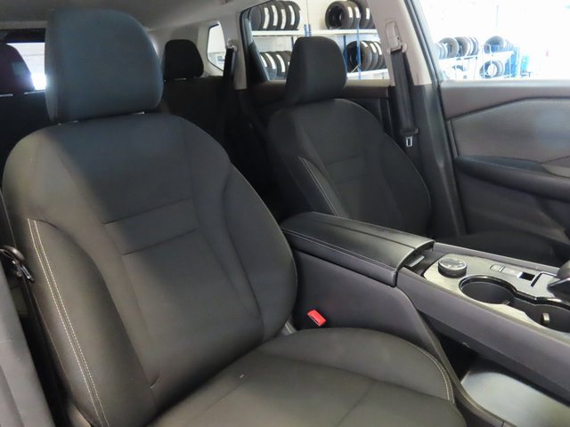 Used 2023 Nissan Rogue S image 6