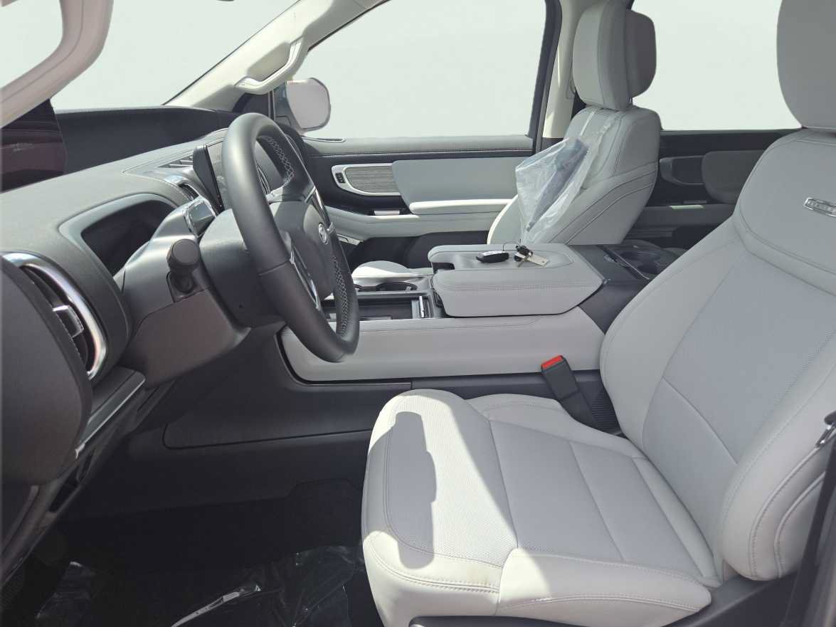 New 2027 Ford Expedition Max Platinum w/ Driver's Package RWD image 9