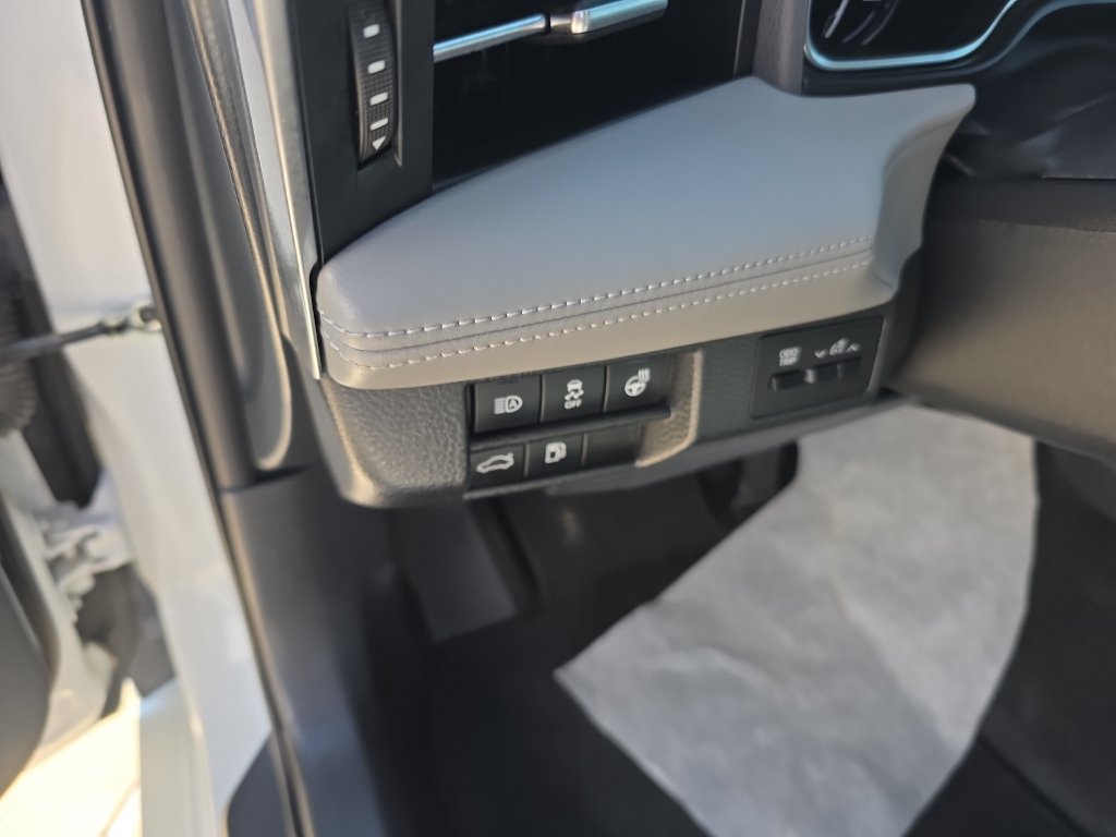 Used 2019 Toyota Avalon Limited FWD image 12