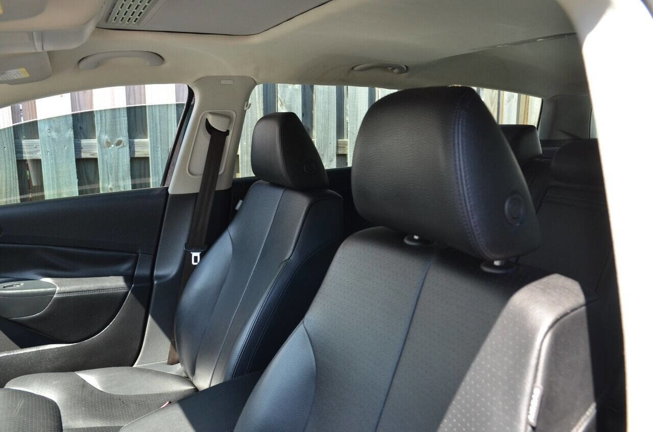Used 2010 Volkswagen Passat Komfort image 22