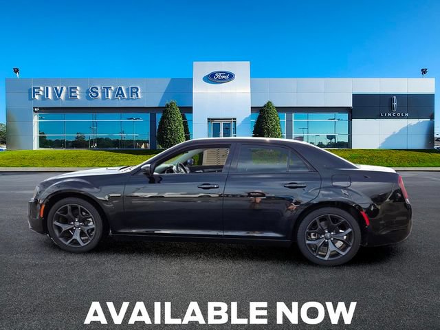Used 2021 Chrysler 300 Touring w/ Sport Appearance Package RWD image 4