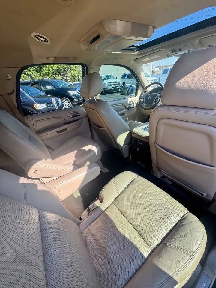 Used 2013 Cadillac Escalade Premium AWD/4WD image 9