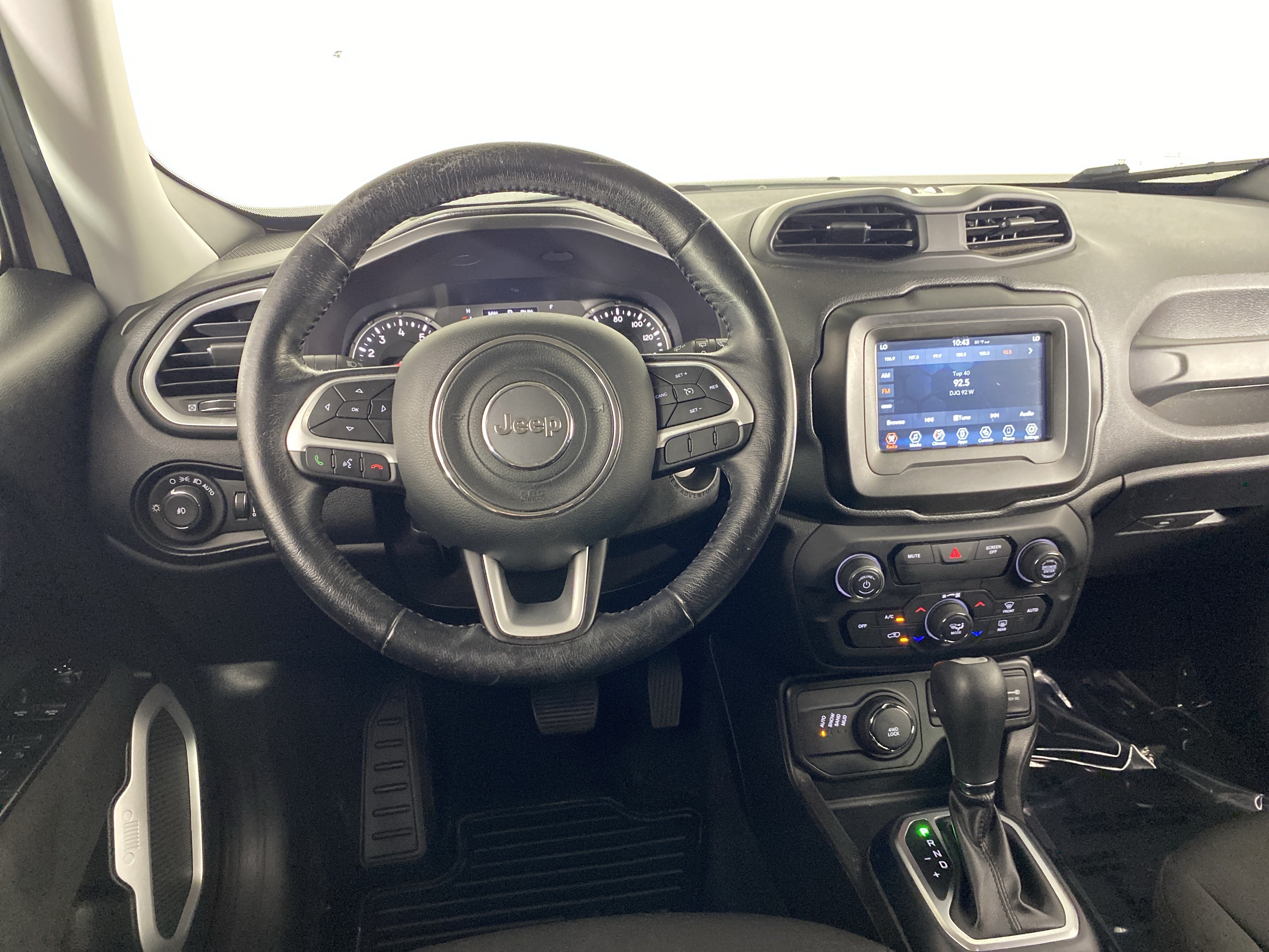 Used 2020 Jeep Renegade Latitude w/ Cold Weather Group AWD/4WD image 20