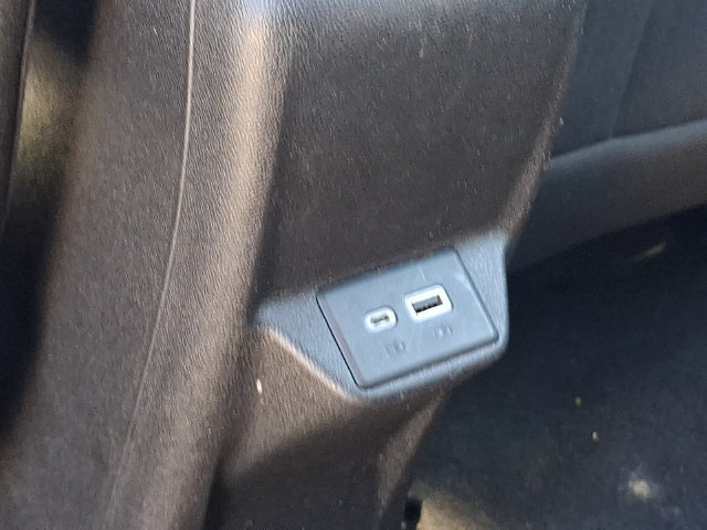 Used 2023 Chevrolet Bolt EUV LT FWD image 18