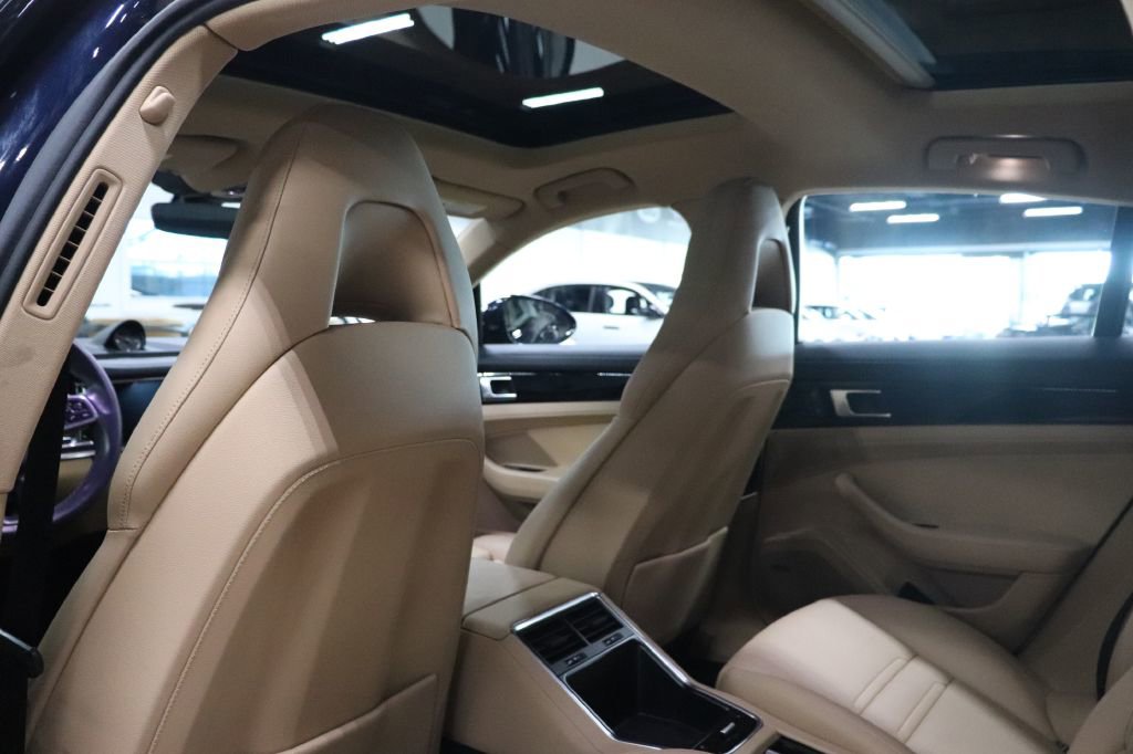Used 2020 Porsche Panamera image 17