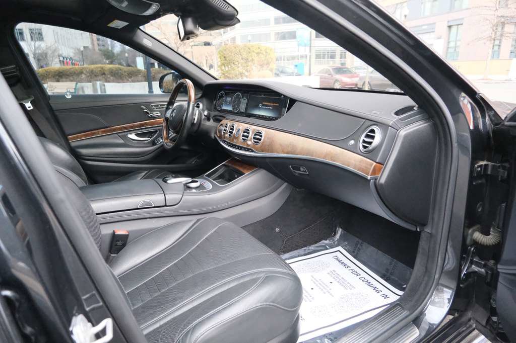 Used 2016 Mercedes-Benz S 550 4MATIC Sedan image 35