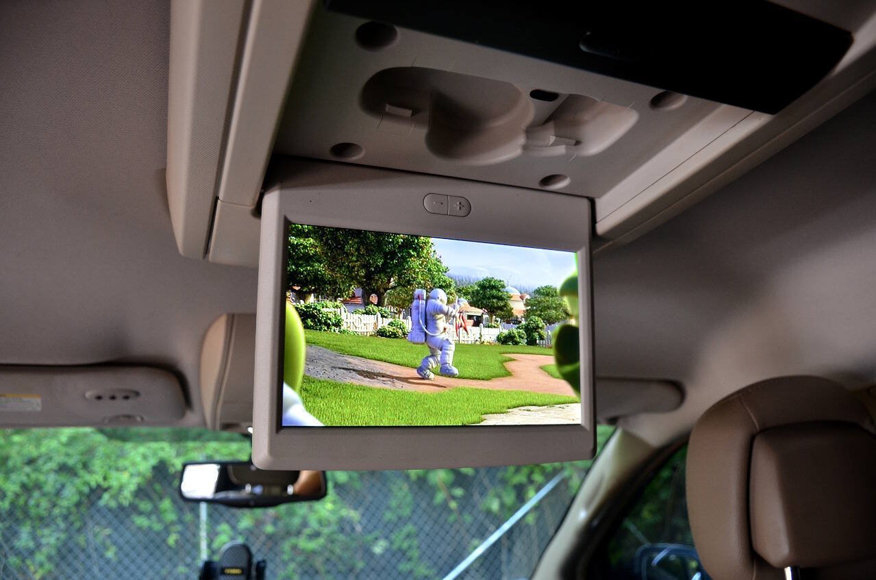 Used 2015 Chrysler Town & Country Touring-L w/ Driver Convenience Group FWD image 22