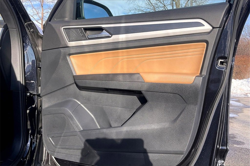 Used 2023 Volkswagen Atlas Cross Sport SEL Premium R-Line image 24