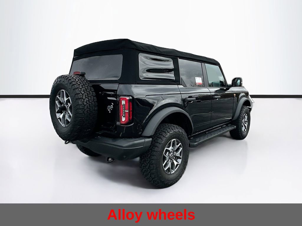 Used 2022 Ford Bronco Badlands image 11