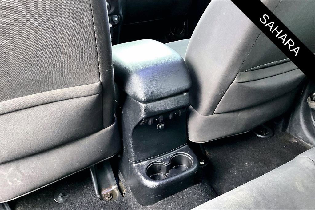 Used 2016 Jeep Wrangler Unlimited Sahara w/ Connectivity Group image 10