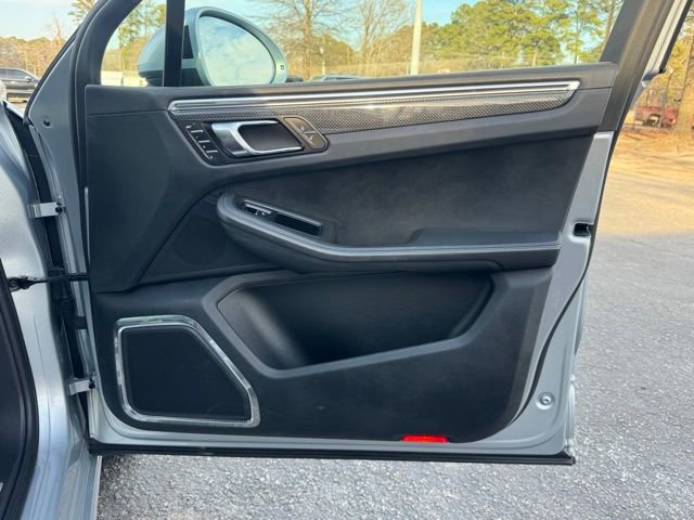 Used 2015 Porsche Macan Turbo image 10