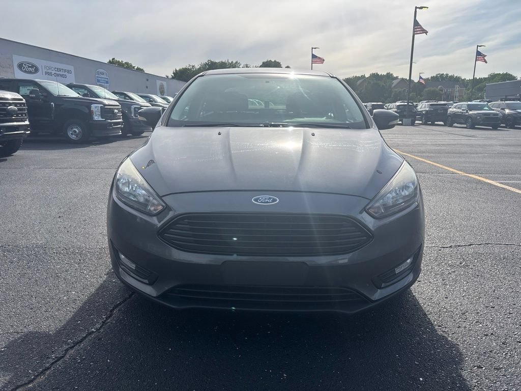 Used 2017 Ford Focus SE FWD image 2