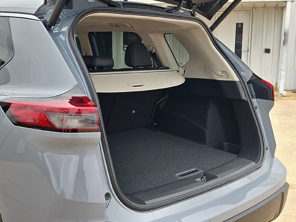 New 2026 Nissan Rogue Dark Armor FWD image 27
