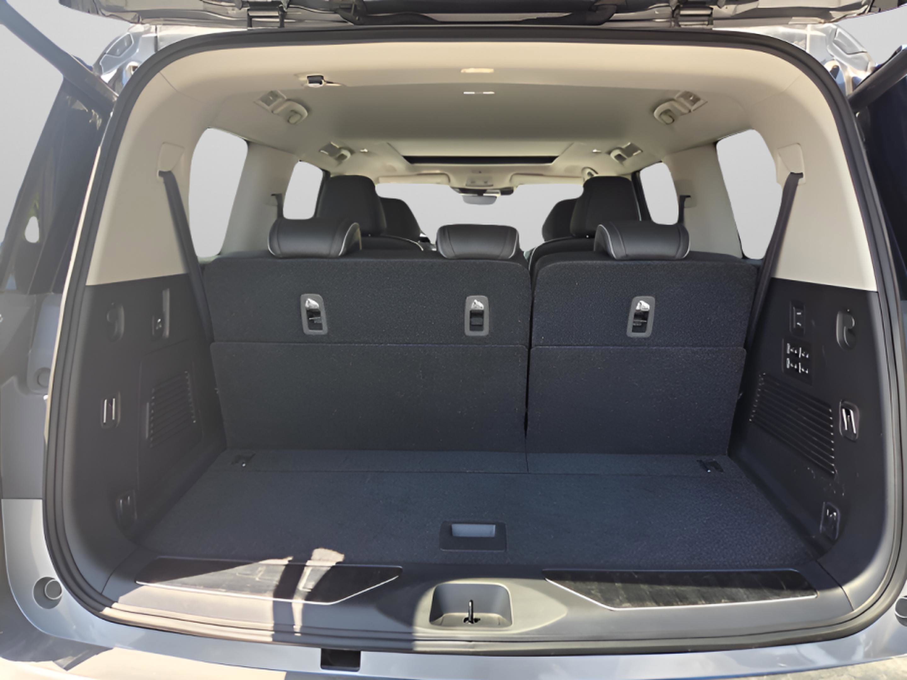Used 2025 INFINITI QX80 Sensory AWD/4WD image 29