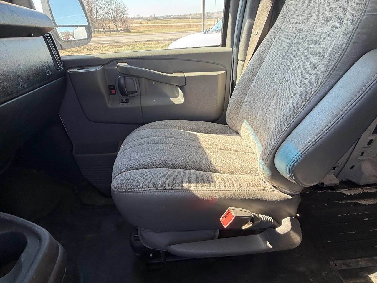 Used 2018 Chevrolet Express 3500 Extended w/ Driver Convenience Package image 13