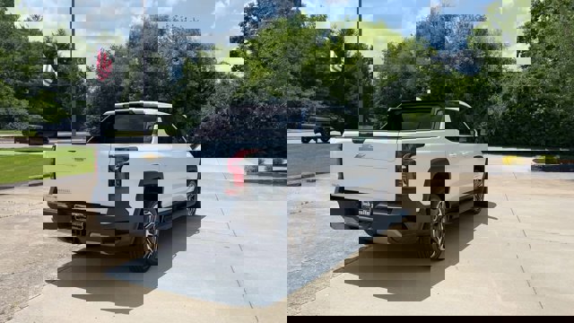 New 2026 Chevrolet Silverado EV LT image 8