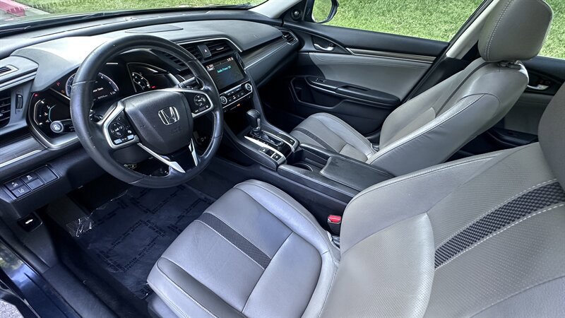 Used 2019 Honda Civic Touring image 10