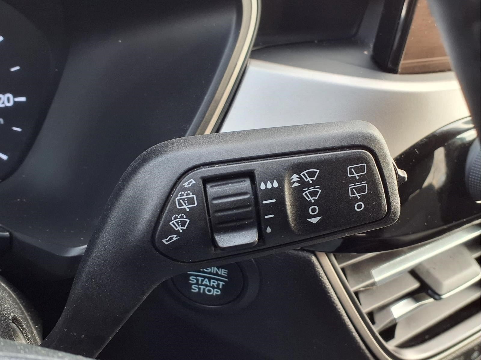 Used 2022 Ford Escape SE w/ Convenience Package AWD/4WD image 17