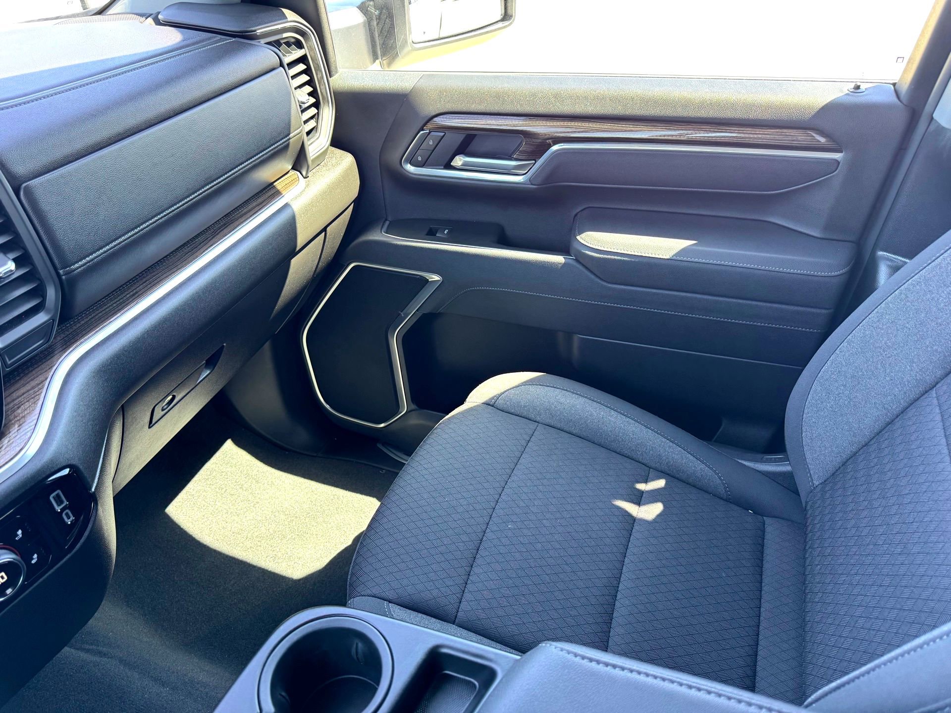 Used 2025 Chevrolet Silverado 2500 LT w/ Convenience Package AWD/4WD image 29