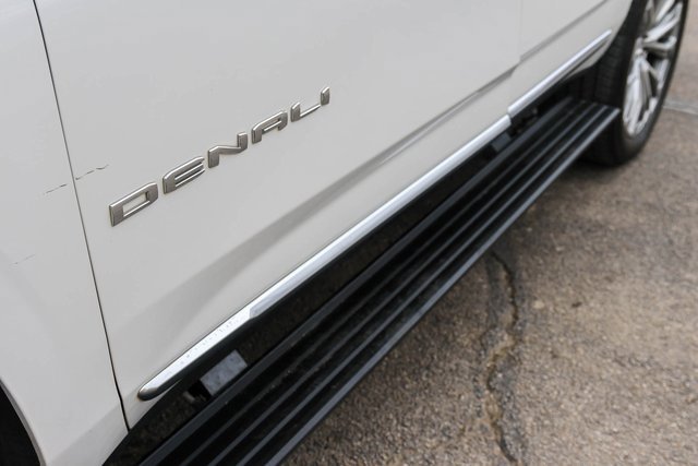 Used 2021 GMC Yukon Denali w/ Denali Premium Package image 8