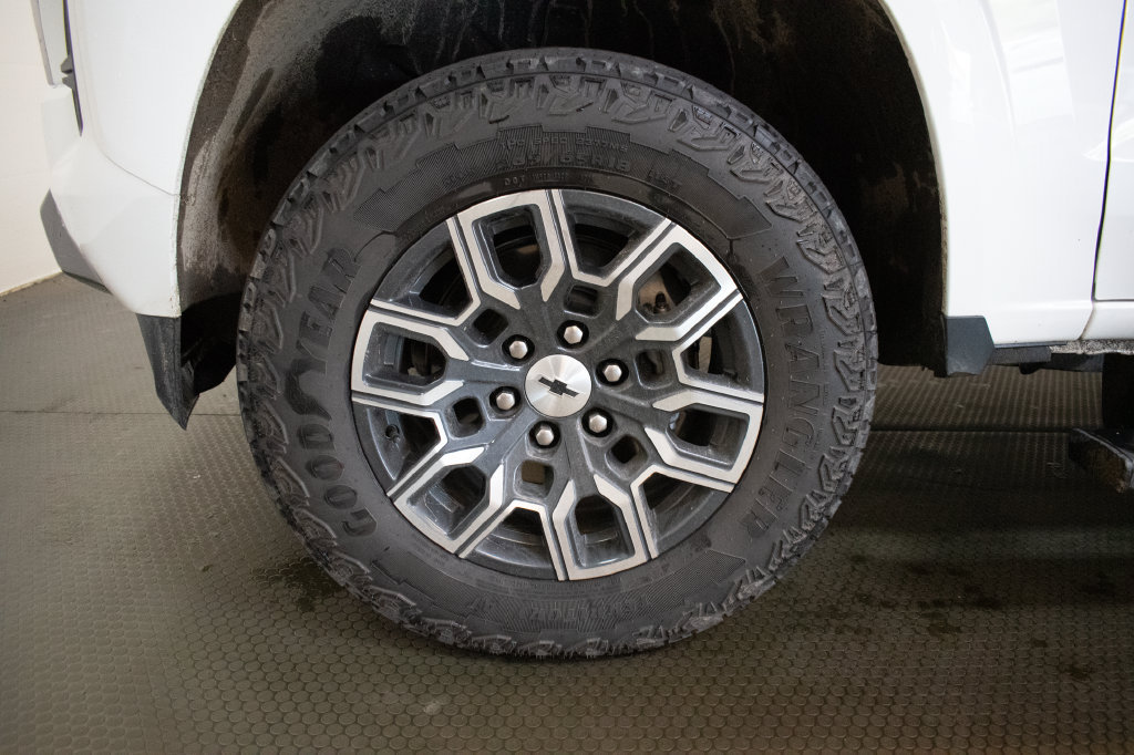 Used 2026 Chevrolet Colorado Z71 w/ Z71 Convenience Package 2 AWD/4WD image 9