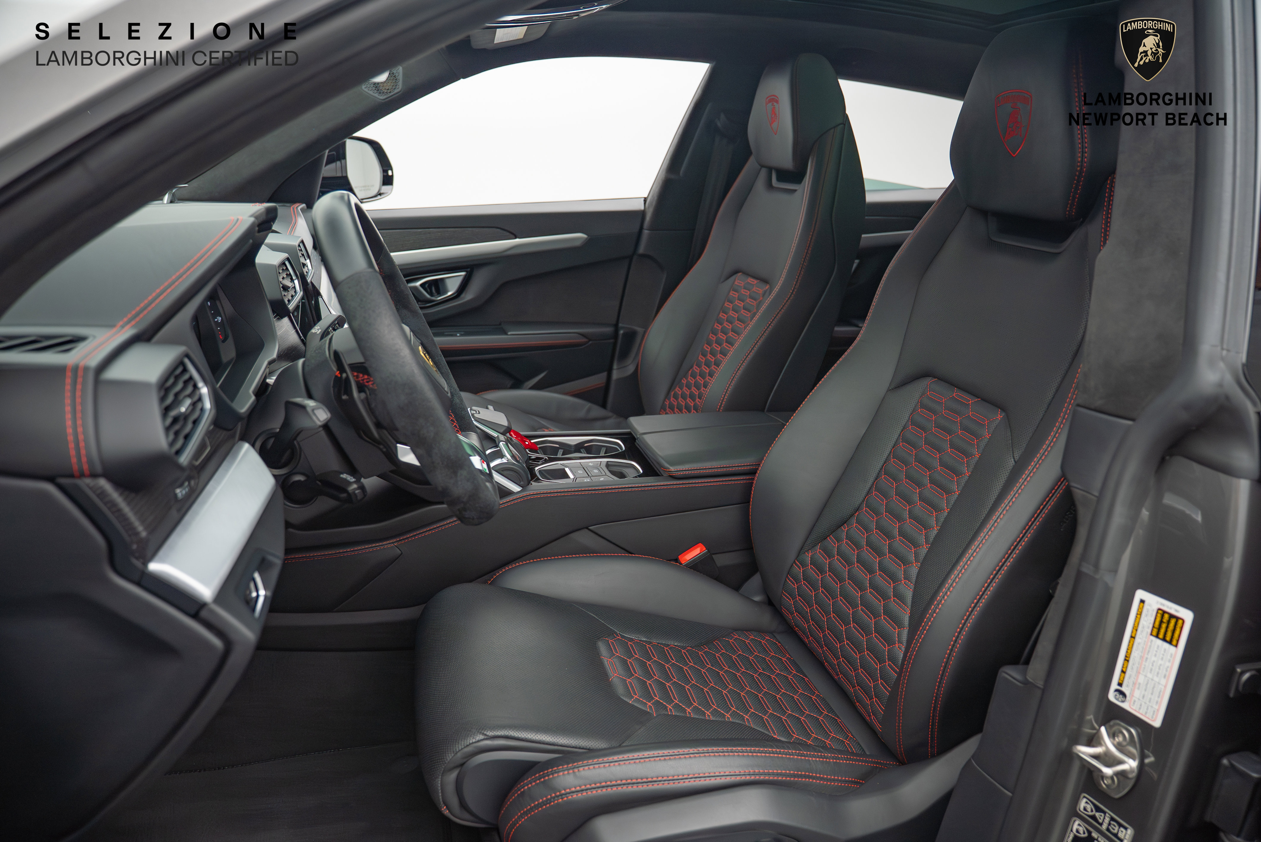 Used 2022 Lamborghini Urus AWD/4WD image 21