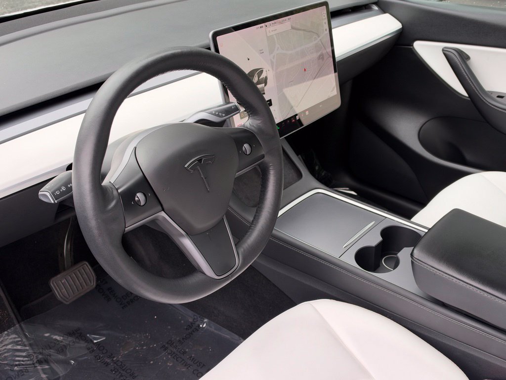 Used 2021 Tesla Model Y Long Range AWD/4WD image 11
