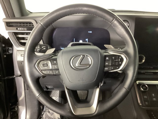 Used 2024 Lexus GX 550 w/ Accessory Package (Z1) AWD/4WD image 16