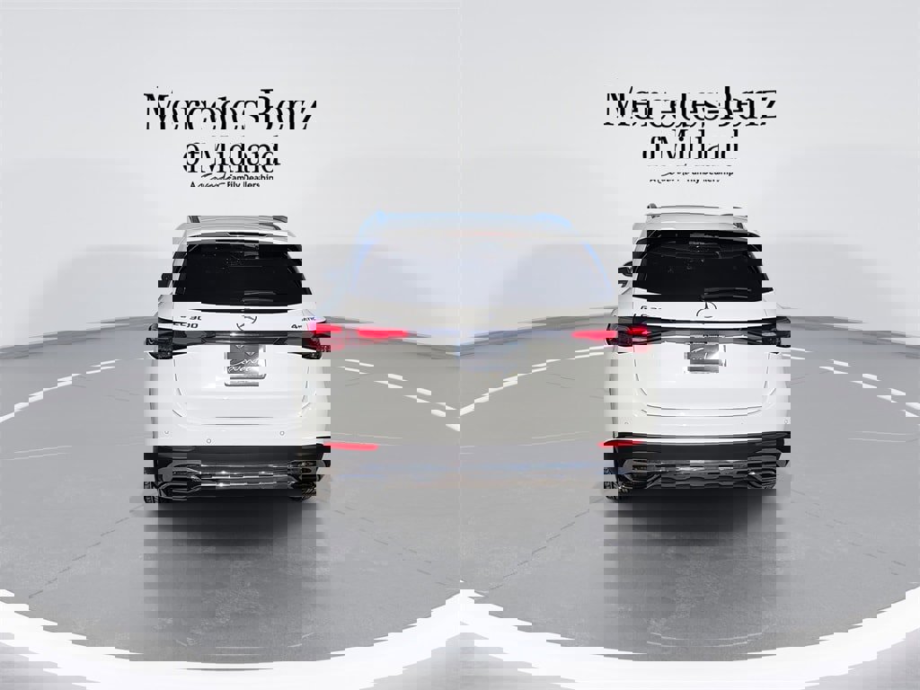 Used 2025 Mercedes-Benz GLC 300 4MATIC image 7