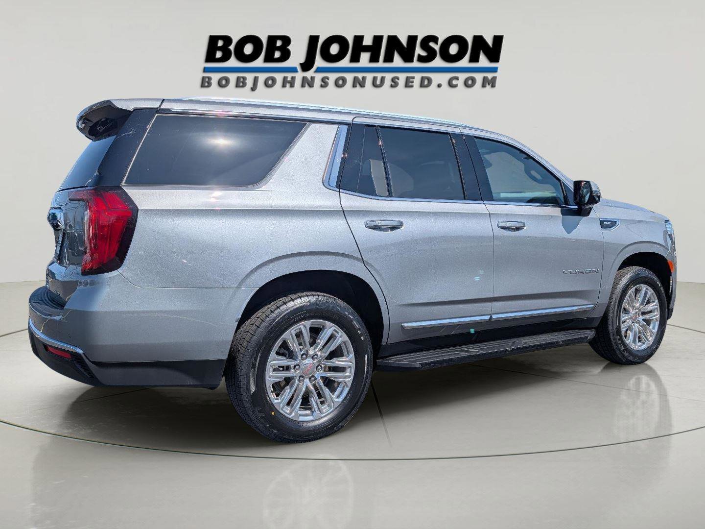Used 2023 GMC Yukon SLT w/ SLT Luxury Package AWD/4WD image 2