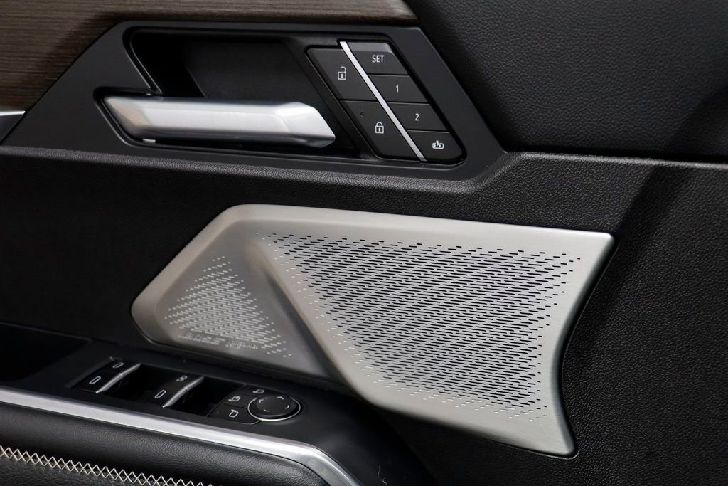 Used 2025 GMC Acadia Denali w/ Super Cruise Package image 7