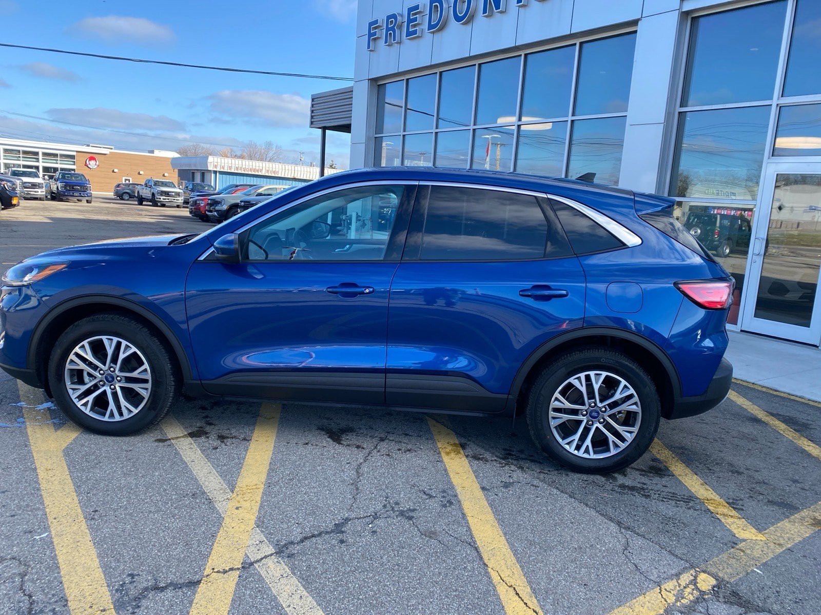 Used 2022 Ford Escape SEL AWD/4WD image 2