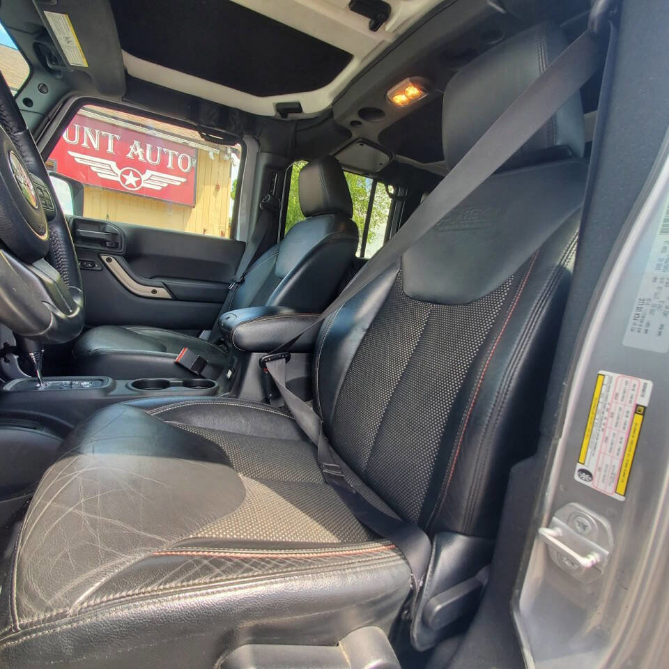 Used 2016 Jeep Wrangler Unlimited Sahara AWD/4WD image 3