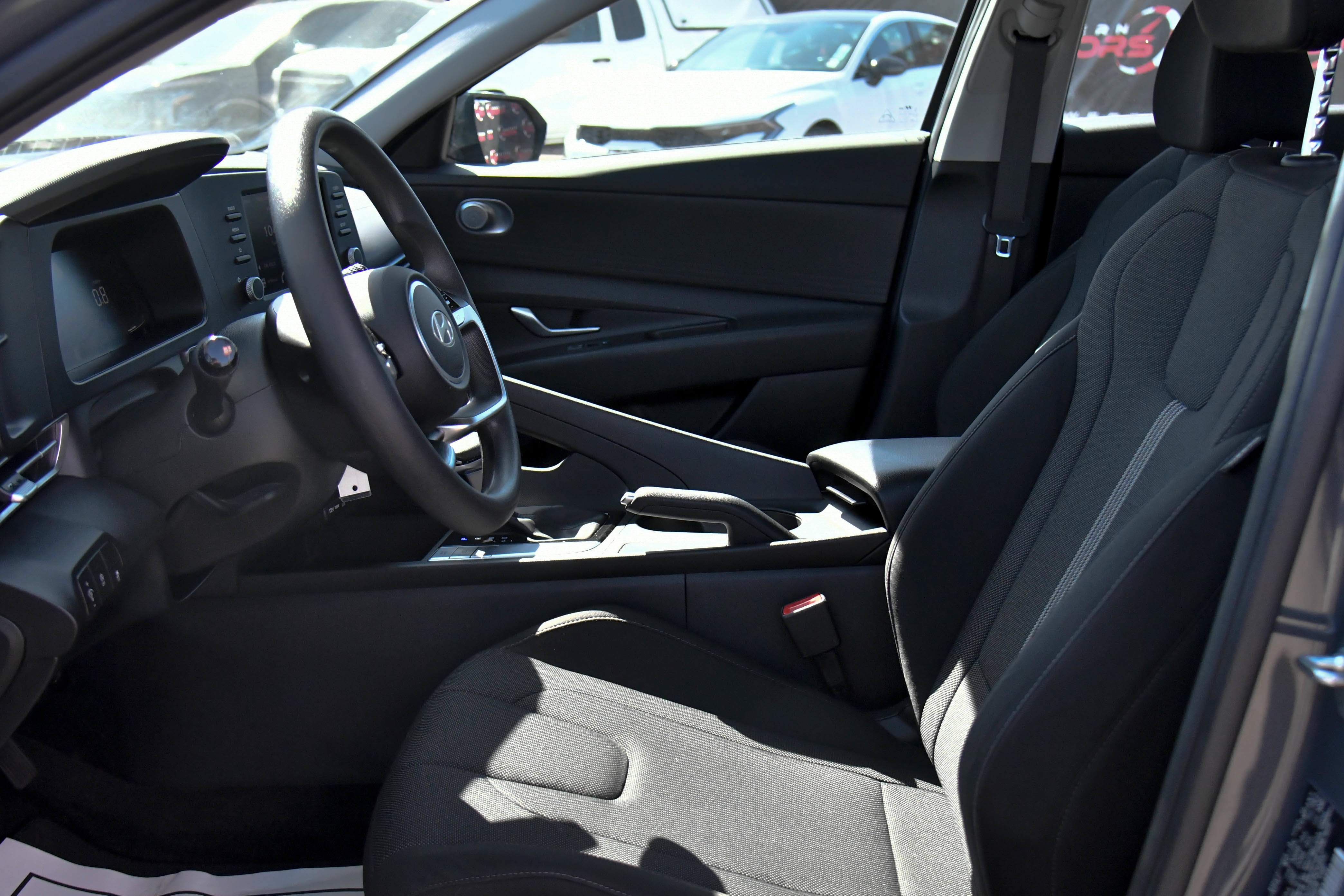 Used 2024 Hyundai Elantra SE FWD image 16