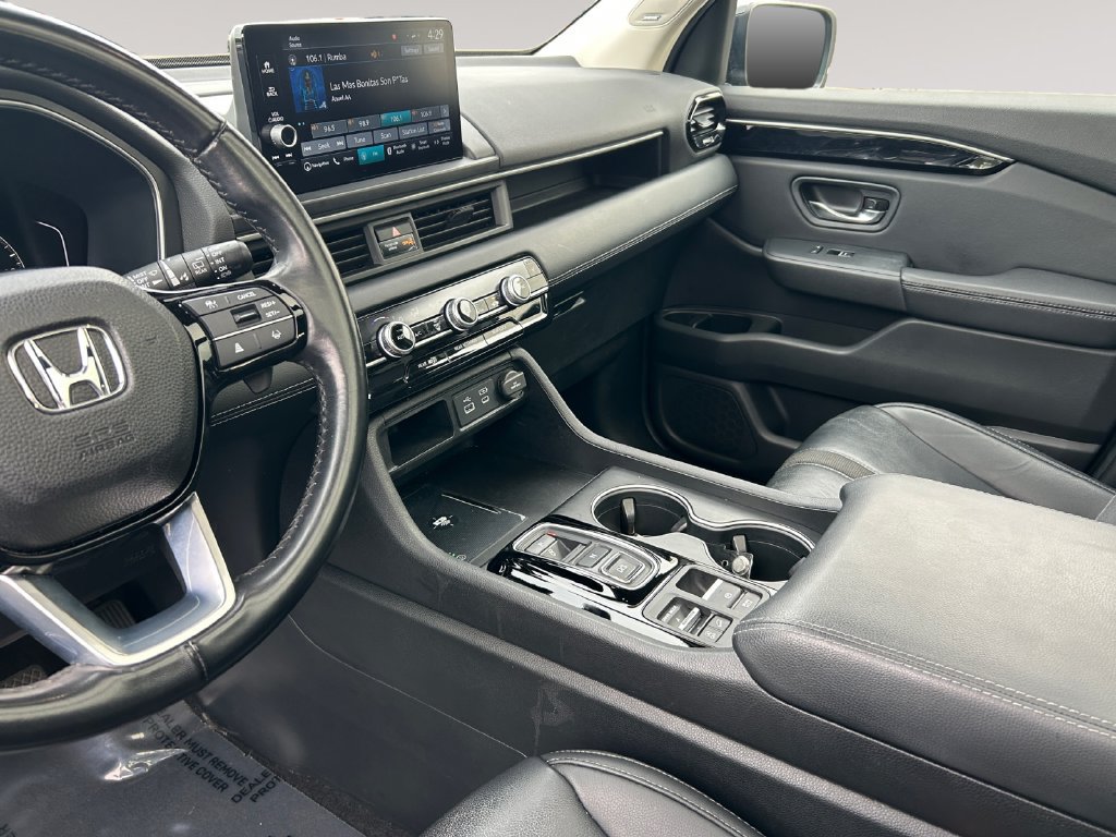 Certified 2024 Honda Pilot Touring image 10