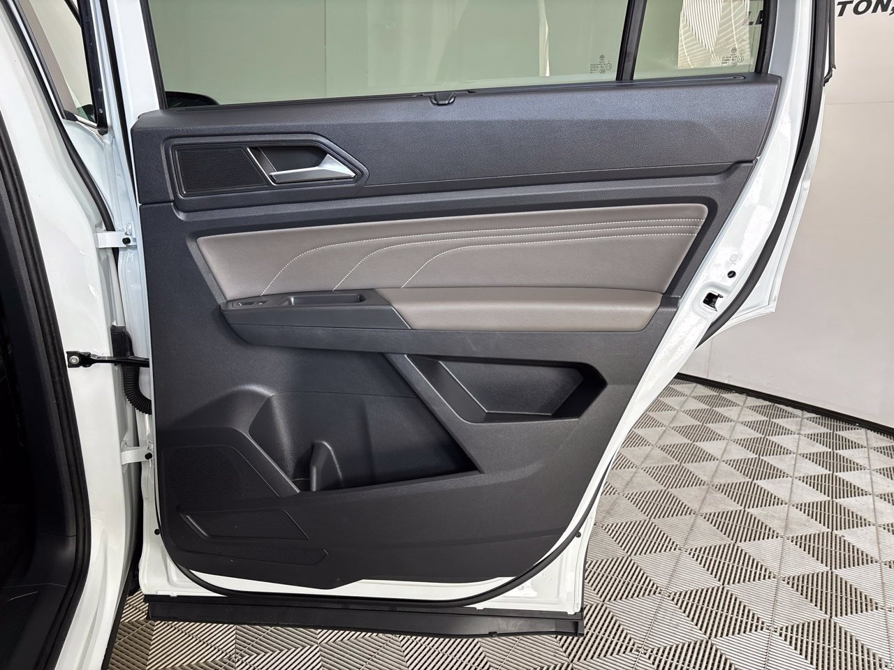 Used 2023 Volkswagen Atlas SE w/ Panoramic Sunroof Package AWD/4WD image 27