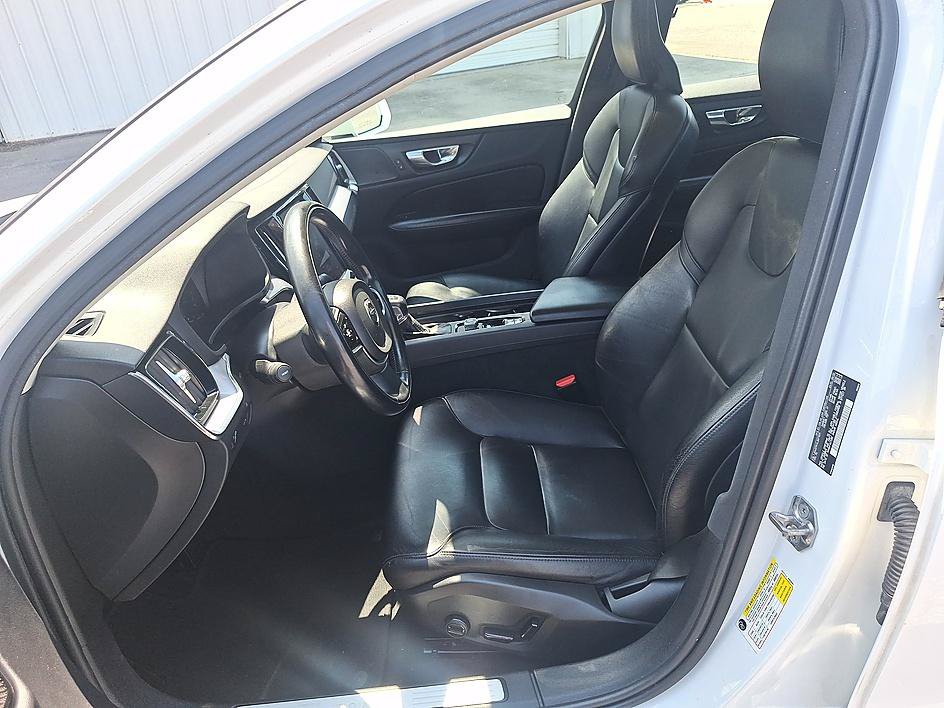 Used 2020 Volvo S60 T6 Momentum AWD/4WD image 11